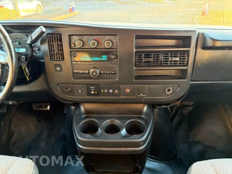 2018 Chevrolet Express 2500 Passenger Van LT 1LT 135.0" WB - miniatura 40