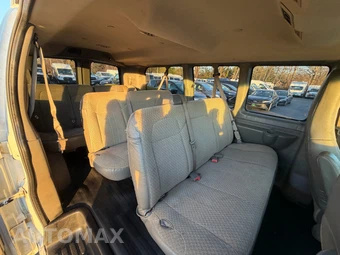2018 Chevrolet Express 2500 Passenger Van LT 1LT 135.0" WB - miniatura 43