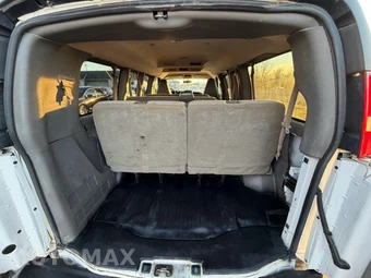 2018 Chevrolet Express 2500 Passenger Van LT 1LT 135.0" WB - miniatura 49
