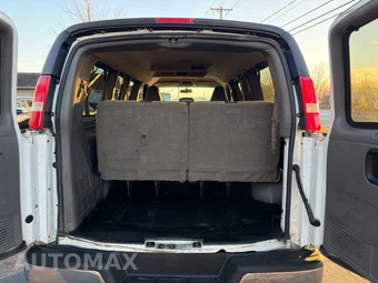 2018 Chevrolet Express 2500 Passenger Van LT 1LT 135.0" WB - miniatura 50