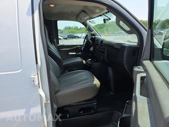 2018 Chevrolet Express 3500 Cargo Van 1WT 135.0" WB - miniatura 8