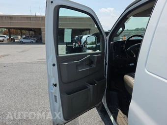 2018 Chevrolet Express 3500 Cargo Van 1WT 135.0" WB - miniatura 9