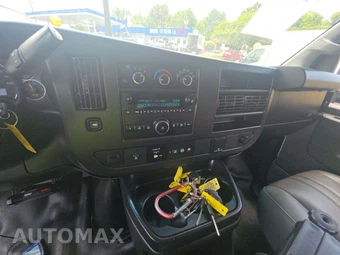 2018 Chevrolet Express 3500 Cargo Van 1WT 155.0" WB - miniatura 10