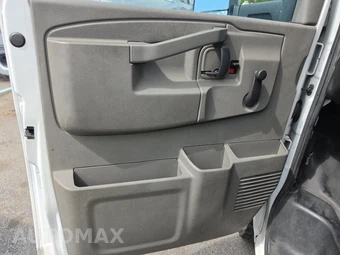 2018 Chevrolet Express 3500 Cutaway 1WT - miniatura 9