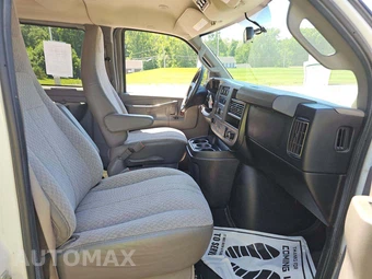 2018 Chevrolet Express 3500 Passenger Van LT 1LT 155.0" WB - miniatura 15