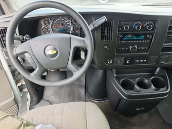 2018 Chevrolet Express 3500 Passenger Van LT 1LT 155.0" WB - miniatura 10