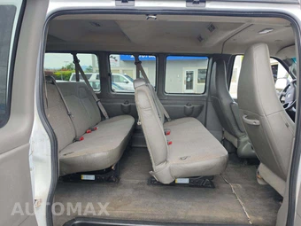 2018 Chevrolet Express 3500 Passenger Van LT 1LT 155.0" WB - miniatura 17