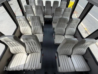 2018 Chevrolet Express 4500 Cutaway 2WT DRW - miniatura 28