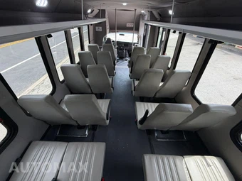 2018 Chevrolet Express 4500 Cutaway 2WT DRW - miniatura 32