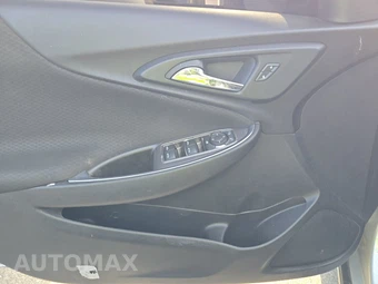 2018 Chevrolet Malibu LT 1LT – miniatura 9