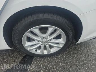 2018 Chevrolet Malibu LT 1LT – miniatura 11