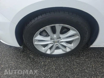 2018 Chevrolet Malibu LT 1LT – miniatura 8