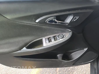 2018 Chevrolet Malibu LT 1LT – miniatura 9