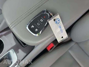 2018 Chevrolet Malibu LT 1LT – miniatura 8