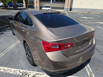 2018 Chevrolet Malibu LT 1LT - miniatura 2