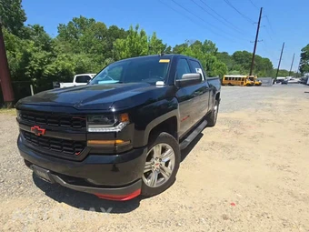 2018 Chevrolet Silverado 1500 Custom Crew Cab Medium Bed 1CX