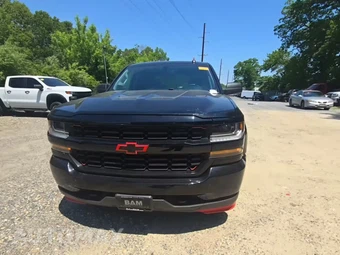 2018 Chevrolet Silverado 1500 Custom Crew Cab Medium Bed 1CX - miniatura 2