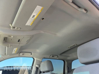 2018 Chevrolet Silverado 1500 Custom Crew Cab Short Bed 1CX – miniatura 17