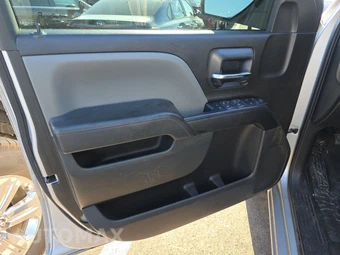 2018 Chevrolet Silverado 1500 Custom Crew Cab Short Bed 1CX – miniatura 9