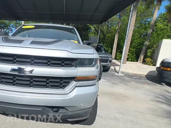 2018 Chevrolet Silverado 1500 Custom Crew Cab Short Bed 1CX