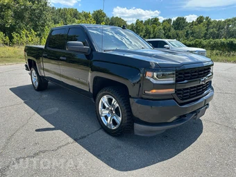 2018 Chevrolet Silverado 1500 Custom Crew Cab Short Bed 1CX - miniatura 3