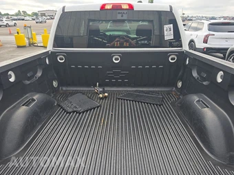 2018 Chevrolet Silverado 1500 Custom Crew Cab Short Bed 1CX - miniatura 16