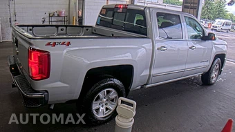 2018 Chevrolet Silverado 1500 LTZ Crew Cab Short Bed 1LZ - miniatura 4