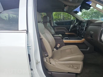 2018 Chevrolet Silverado 1500 LTZ Crew Cab Short Bed 1LZ - miniatura 8