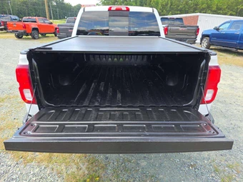 2018 Chevrolet Silverado 1500 LTZ Crew Cab Short Bed 1LZ - miniatura 14