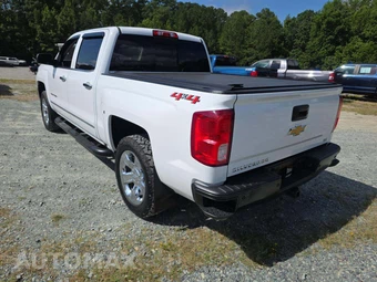 2018 Chevrolet Silverado 1500 LTZ Crew Cab Short Bed 1LZ - miniatura 2