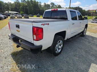 2018 Chevrolet Silverado 1500 LTZ Crew Cab Short Bed 1LZ - miniatura 3