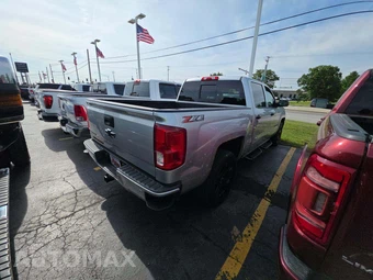 2018 Chevrolet Silverado 1500 LTZ Z71 Crew Cab Short Bed 2LZ - miniatura 3