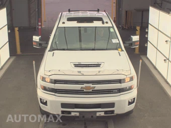 2018 Chevrolet Silverado 2500HD LTZ Crew Cab Medium Bed - miniatura 2