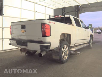 2018 Chevrolet Silverado 2500HD LTZ Crew Cab Medium Bed - miniatura 4