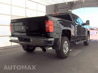 2018 Chevrolet Silverado 2500HD LTZ Crew Cab Medium Bed 1LZ - miniatura 4