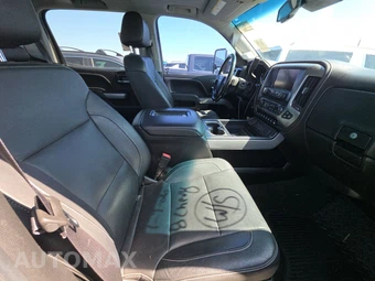 2018 Chevrolet Silverado 2500HD LTZ Crew Cab Medium Bed 1LZ - miniatura 8
