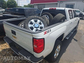 2018 Chevrolet Silverado 2500HD LTZ Crew Cab Medium Bed 1LZ - miniatura 3