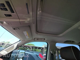 2018 Chevrolet Silverado 3500HD High Country Crew Cab Long Bed 3LZ DRW - miniatura 19