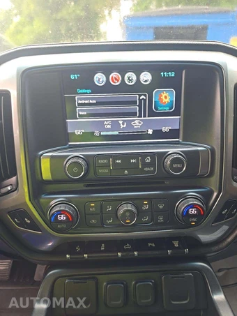 2018 Chevrolet Silverado 3500HD LTZ Crew Cab Long Bed DRW - miniatura 10