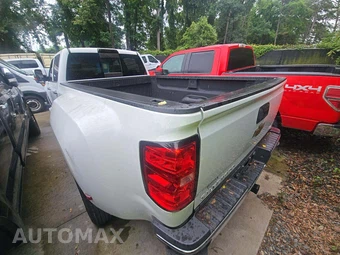 2018 Chevrolet Silverado 3500HD LTZ Crew Cab Long Bed DRW - miniatura 2