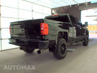 2018 Chevrolet Silverado 3500HD LTZ Crew Cab Medium Bed - miniatura 4