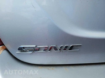 2018 Chevrolet Sonic LS Sedan 1SB - miniatura 10