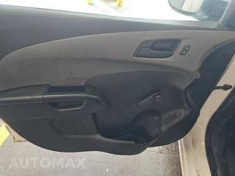 2018 Chevrolet Sonic LT Hatchback 1FL - miniatura 9