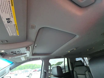 2018 Chevrolet Suburban 1500 LT 1LT - miniatura 18