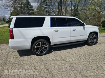 2018 Chevrolet Suburban 1500 LT 1LT - miniatura 2