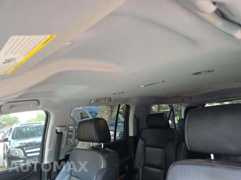 2018 Chevrolet Suburban 1500 Premier 1LZ - miniatura 11