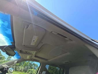2018 Chevrolet Suburban 1500 Premier 1LZ - miniatura 11