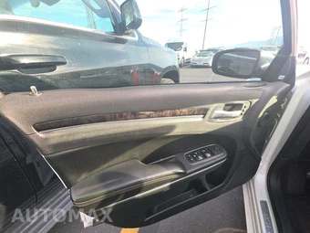2018 Chrysler 300 Limited – miniatura 9