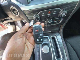 2018 Chrysler 300 Touring – miniatura 8