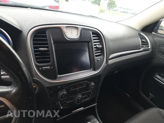 2018 Chrysler 300 Touring – miniatura 11